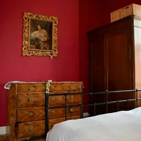 Apartment 4 Bedroom House In