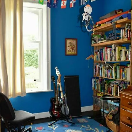 Apartment 4 Bedroom House In Dublin