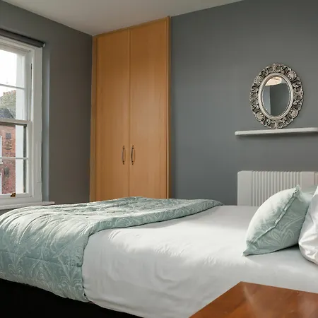 Gasthuis Clifden House By Nina Dublin