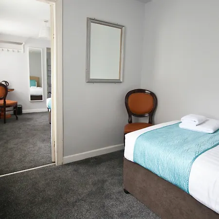 Clifden House By Nina 3*