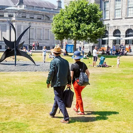 Trinity College - Campus Апартаменты