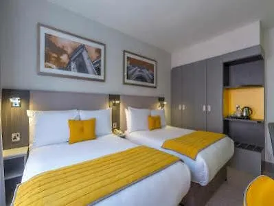 Maldron Pearse Street City 4* דבלין