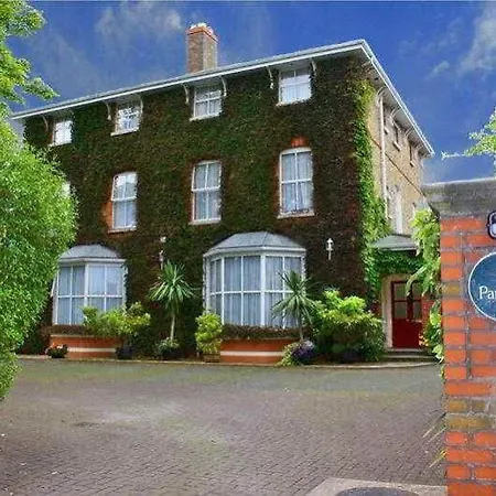 Konukevi Aberdeen 4*