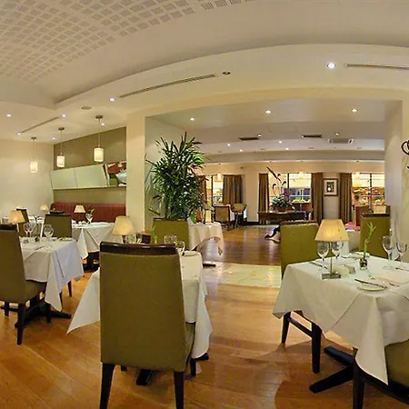 Brooks Hotel 4*