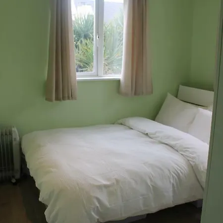 Sallymount Avenue House *