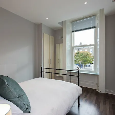 Apartment D-6 *