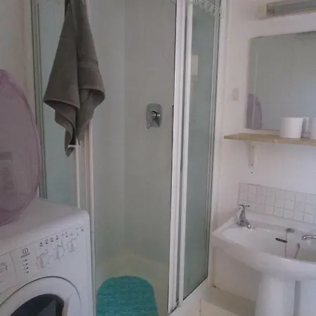 Windsor Place Apartment *