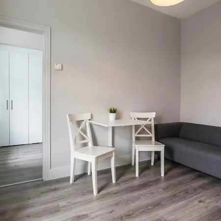 Apartment D-6 *