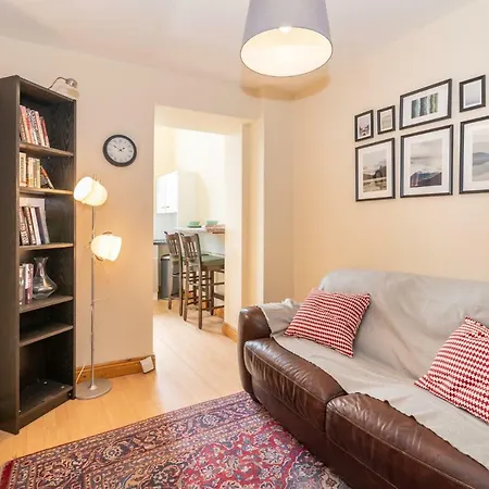 Apartment The Red Parrot Townhouse *