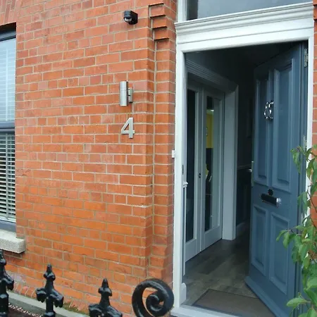 Merton Ave - Victorian Red Brick Terraced House Dublin