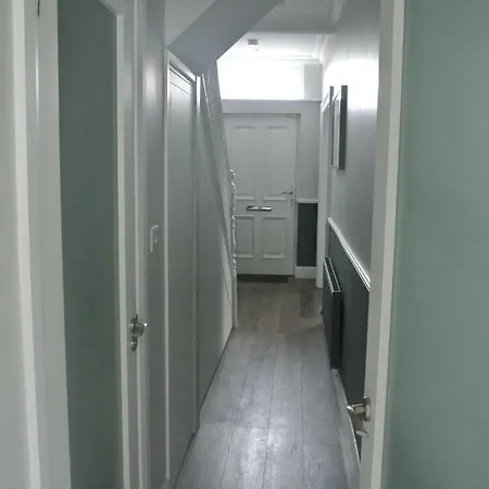 Holiday home Merton Ave - Victorian Red Brick Terraced House Dublin