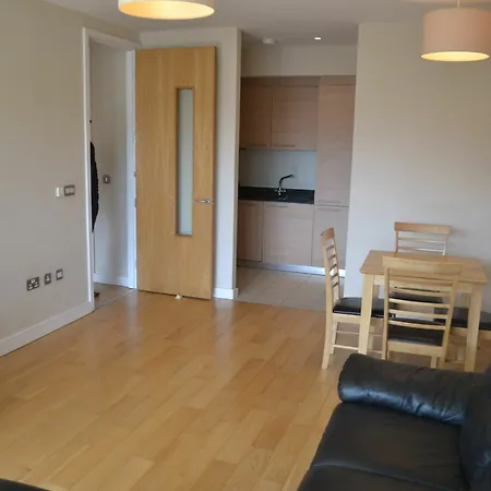 Hanover Dock Apartment
