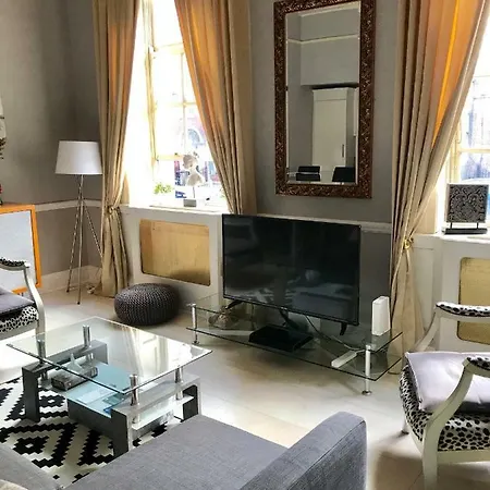 City Centre Georgian Style Apartment Apartment
