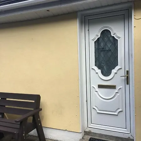 Airport Apartment