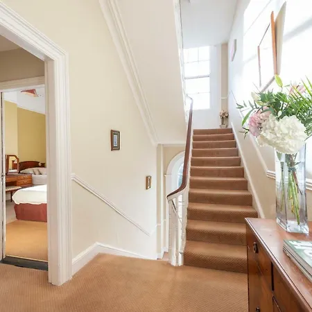 Guest house Abbeyleigh House *