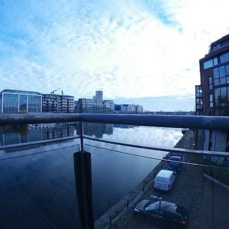 Grand Canal Dock Waterfront Luxury *