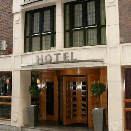Paramount Hotel 3*
