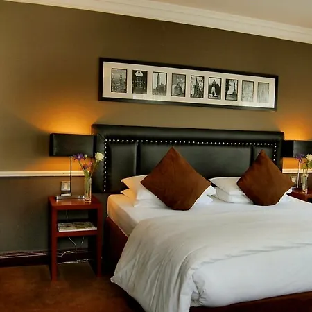 Paramount Hotel 3*