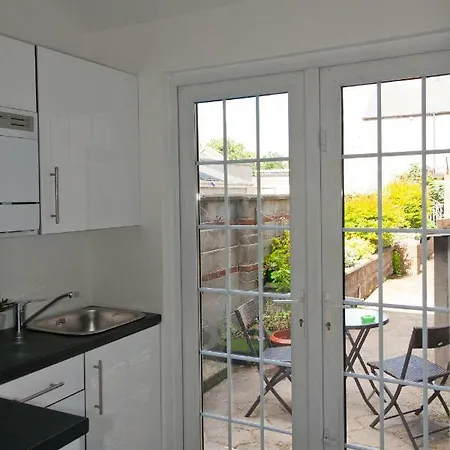 2 Minutes From Drumcondra Station Apartment *
