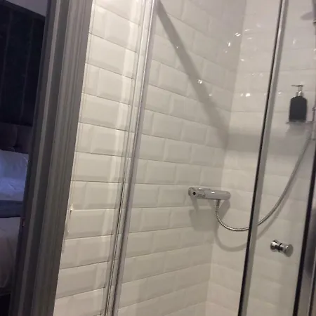 2 Minutes From Drumcondra Station Apartment