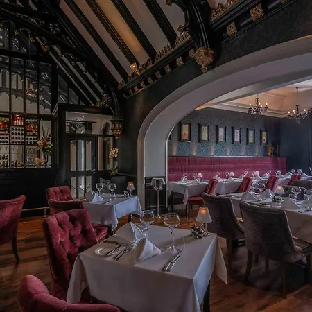 Hotel Clontarf Castle 4*