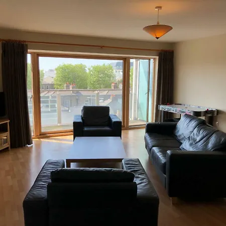 Apartment Macken Street Self Catering *