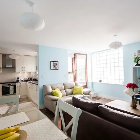 Spacious 2-bedroom Near O'connell St Apartment Dublin