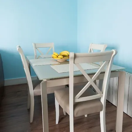 Spacious 2-bedroom Near O'connell St Apartment *