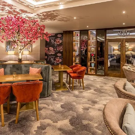 Hotel Skylon 4*