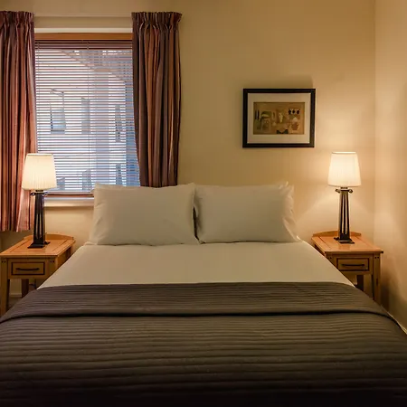 Dcu Hotel 3*