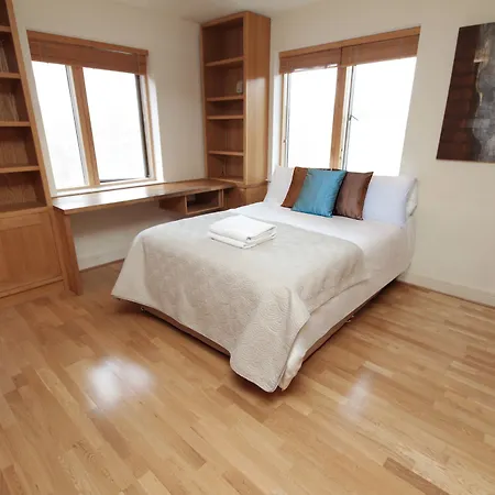 Apartment Pearse Street Sleeps 10
