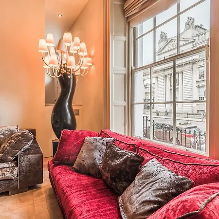 5starstay The Oscar Wilde