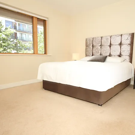 Grand Canal Quay - 3 Bedroom Apartment *