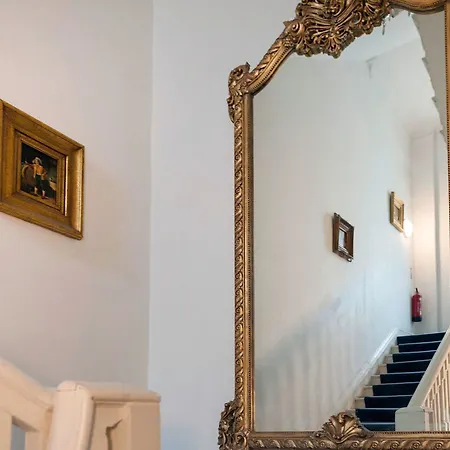 Metrostays - O'connell Street 84-1 *