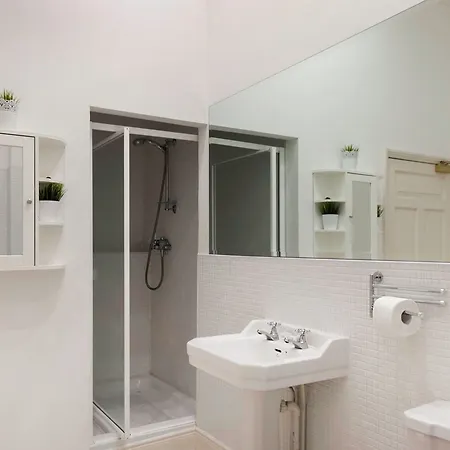 Metrostays - O'connell Street 84-1 Dublin