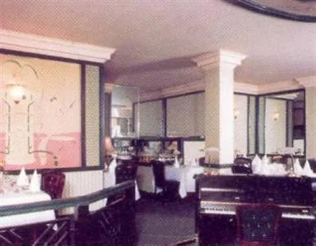 Russell Court Hotel