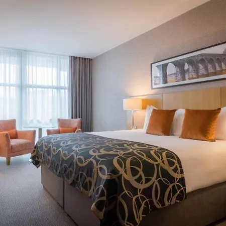 Hotel Clayton Cardiff Lane 4*