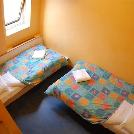 Albergue Avalon House