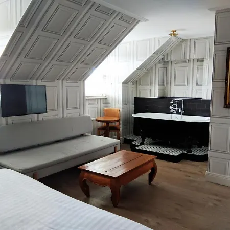 Pembroke Townhouse