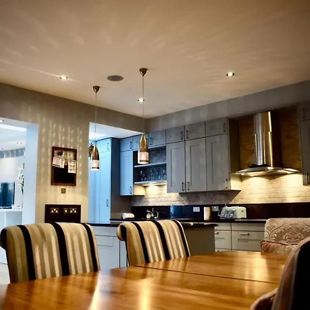 Holiday home Refurbished Traditional Townhouse *