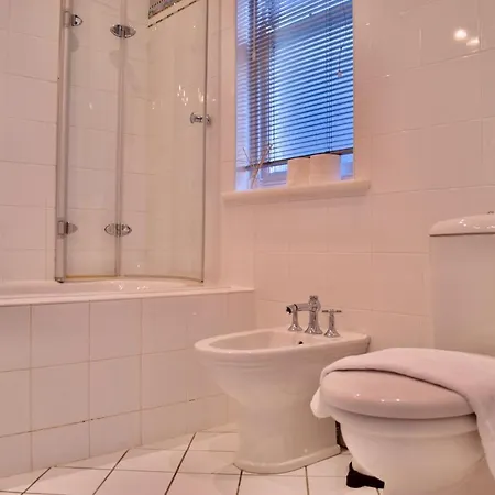 Refurbished Traditional Townhouse Holiday home