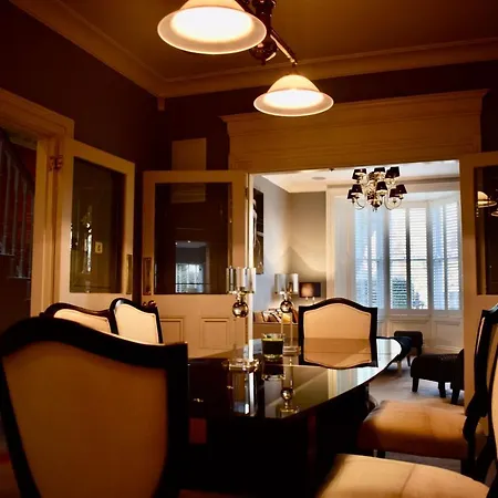 Holiday home Refurbished Traditional Townhouse *