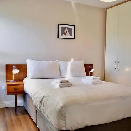 Apartment Modern 2 Bedroom Flat Above Family Run Pub