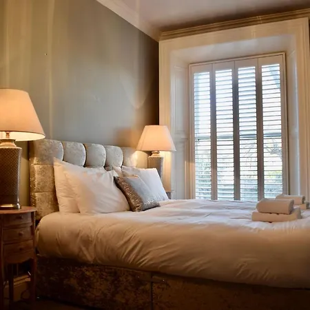 Refurbished Traditional Townhouse Holiday home