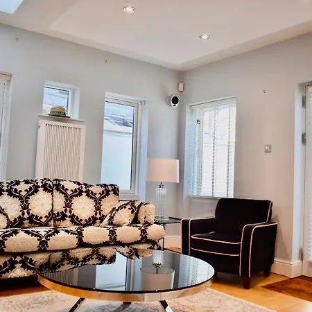 Refurbished Traditional Townhouse Dublin