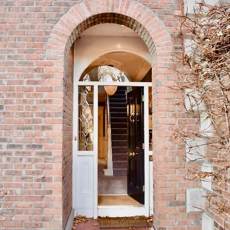 Refurbished Traditional Townhouse *