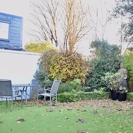 Refurbished Traditional Townhouse Holiday home *