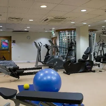Camden Court 4*