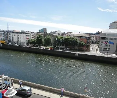On The Liffey 2* 都柏林