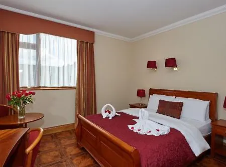 Uppercross House Hotel 3*